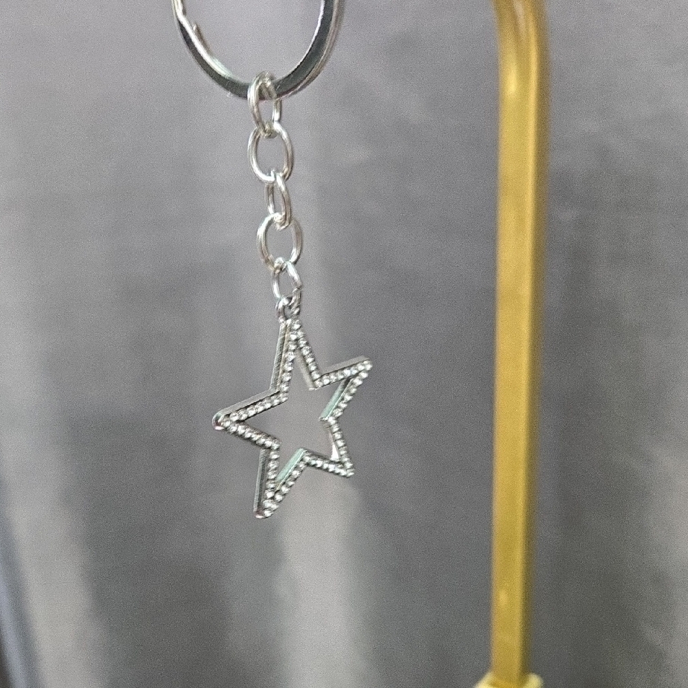 Silver Star Keychain - Picture 3 of 5